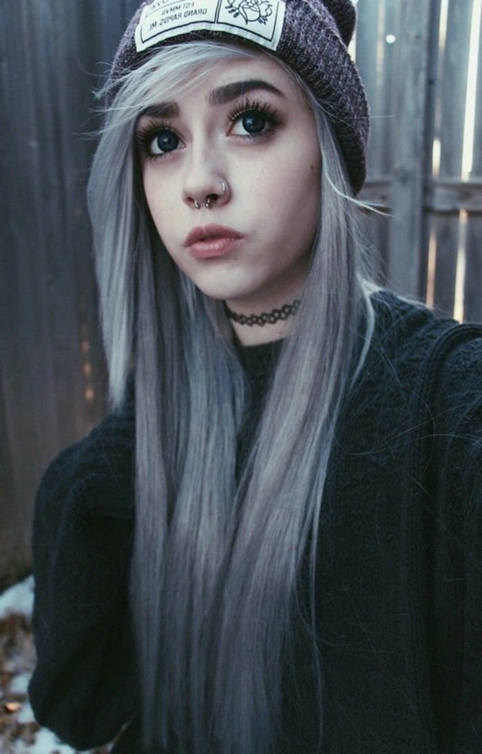 mooie styling-ideeën-lange grijze-hair-cool-gekleurd haar