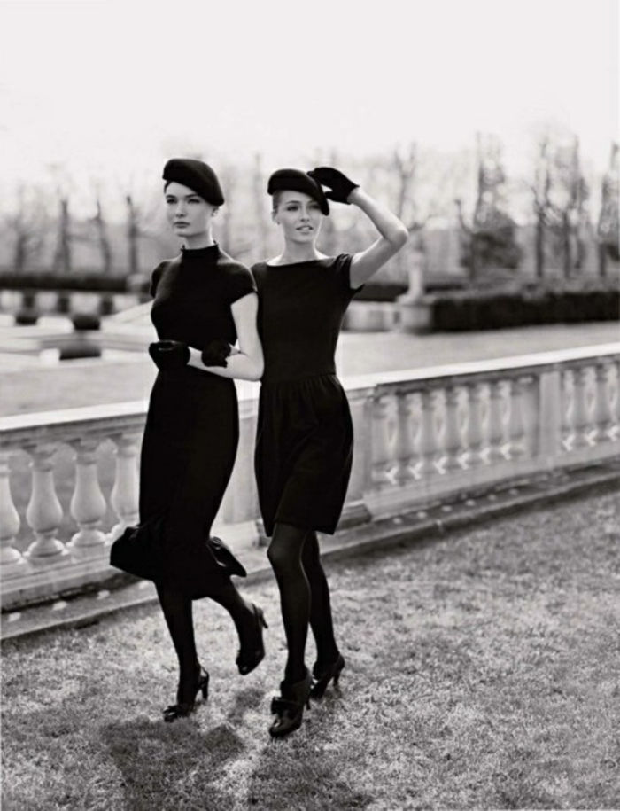 två modeller svarta kläder franska Bonnet Ralph Lauren Collection-traditionella klassiska retro-snygg och elegant